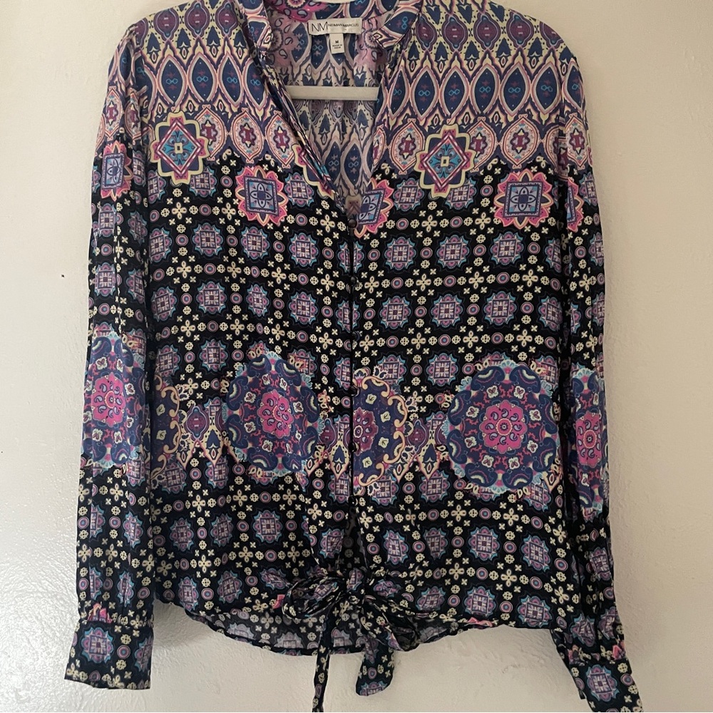 Neiman Marcus V-Neck Boho Glass Buttons Tie Front Blouse Black Multi M